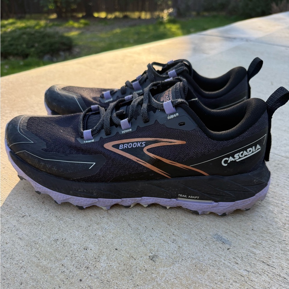 Brooks Cascadia 16 Black and Purple Trail Shoes - Picture 2 of 6